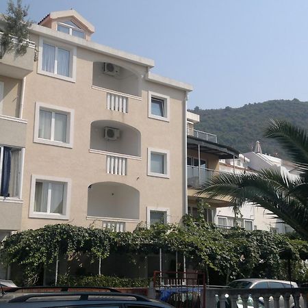 Hibiscus Guest House Budva Eksteriør billede