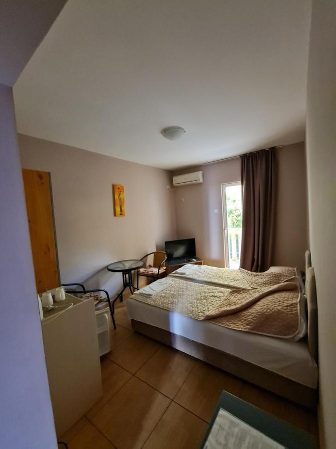 Hibiscus Guest House Budva Eksteriør billede