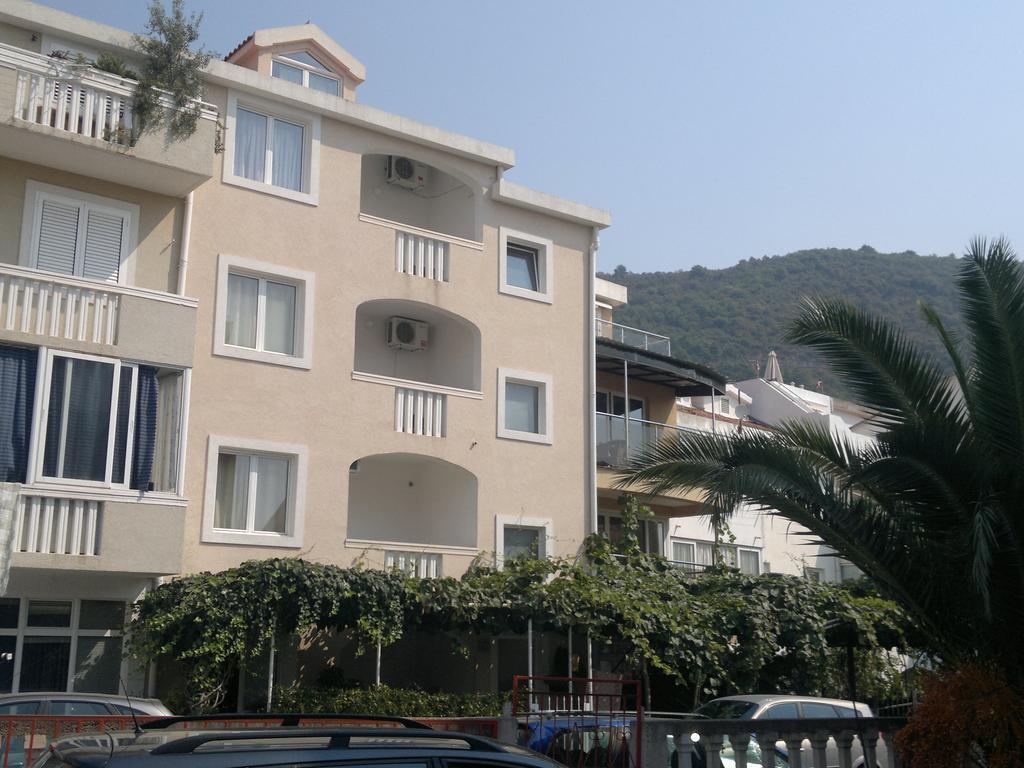 Hibiscus Guest House Budva Eksteriør billede